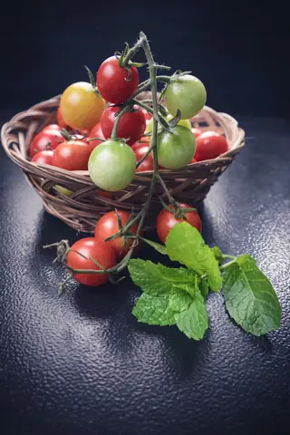 Cách Trồng Cà Chua Cherry Lùn Tại Nhà: Hướng Dẫn Chi Tiết Từ A-Z Cách Trồng Cà Chua Cherry Lùn Tại Nhà: Hướng Dẫn Chi Tiết Từ A-Z