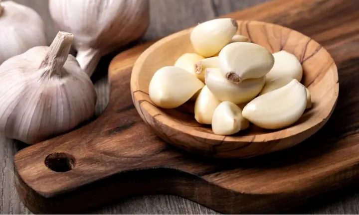 Cách Trồng Tỏi Tại Nhà Từ Củ: Hướng Dẫn Chi Tiết Cho Người Mới Bắt Đầu Cách Trồng Tỏi Tại Nhà Từ Củ: Hướng Dẫn Chi Tiết Cho Người Mới Bắt Đầu