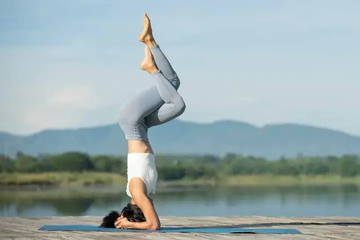 Cách Thở Khi Trồng Chuối (sirsasana) Đúng Chuẩn: Nhịp Thở 3 Giai Đoạn, Lỗi Thường Gặp & Bí Quyết Giữ Thăng Bằng Cách Thở Khi Trồng Chuối (sirsasana) Đúng Chuẩn: Nhịp Thở 3 Giai Đoạn, Lỗi Thường Gặp & Bí Quyết Giữ Thăng Bằng